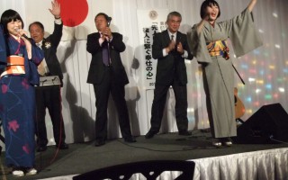 余興・・・熊野出身のポップスシンガー「メビウス」のお二人（姉妹）